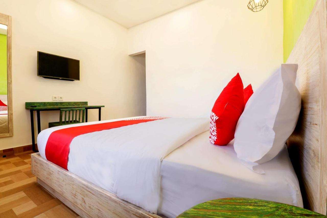 Hotel Oyo 2679 Exis Tropical And