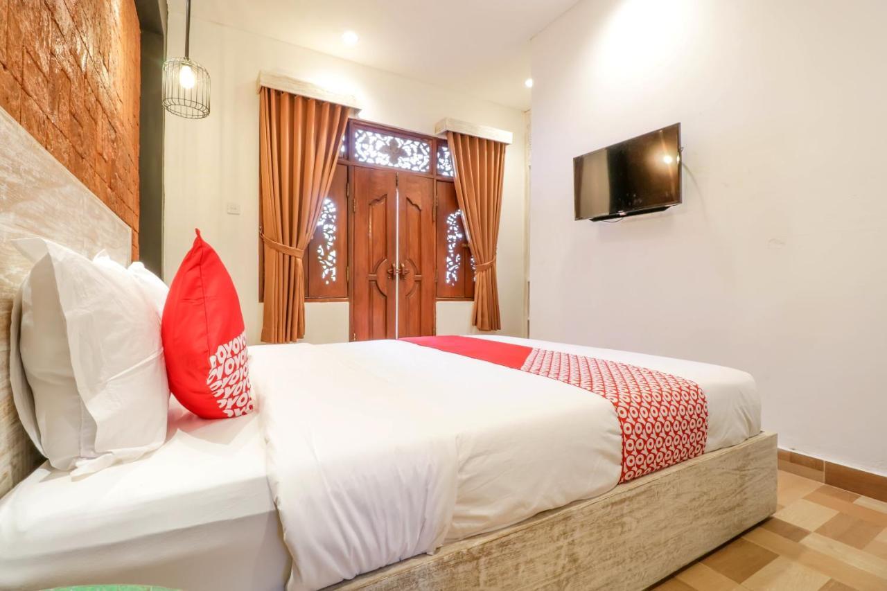 Hotel Oyo 2679 Exis Tropical And Sanur (Bali)