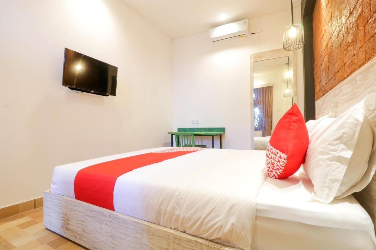 Hotel Oyo 2679 Exis Tropical And 2*